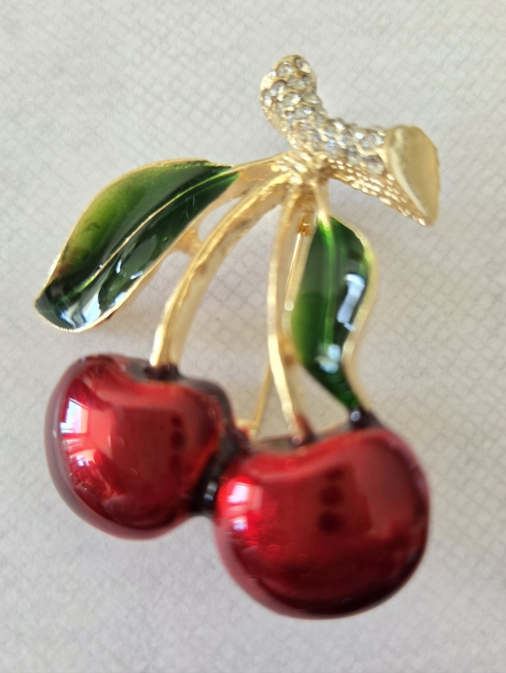 Red Cherry Brooch/Lapel Pin Enamel W/Rhinestones 1.5" - Picture 7 of 8